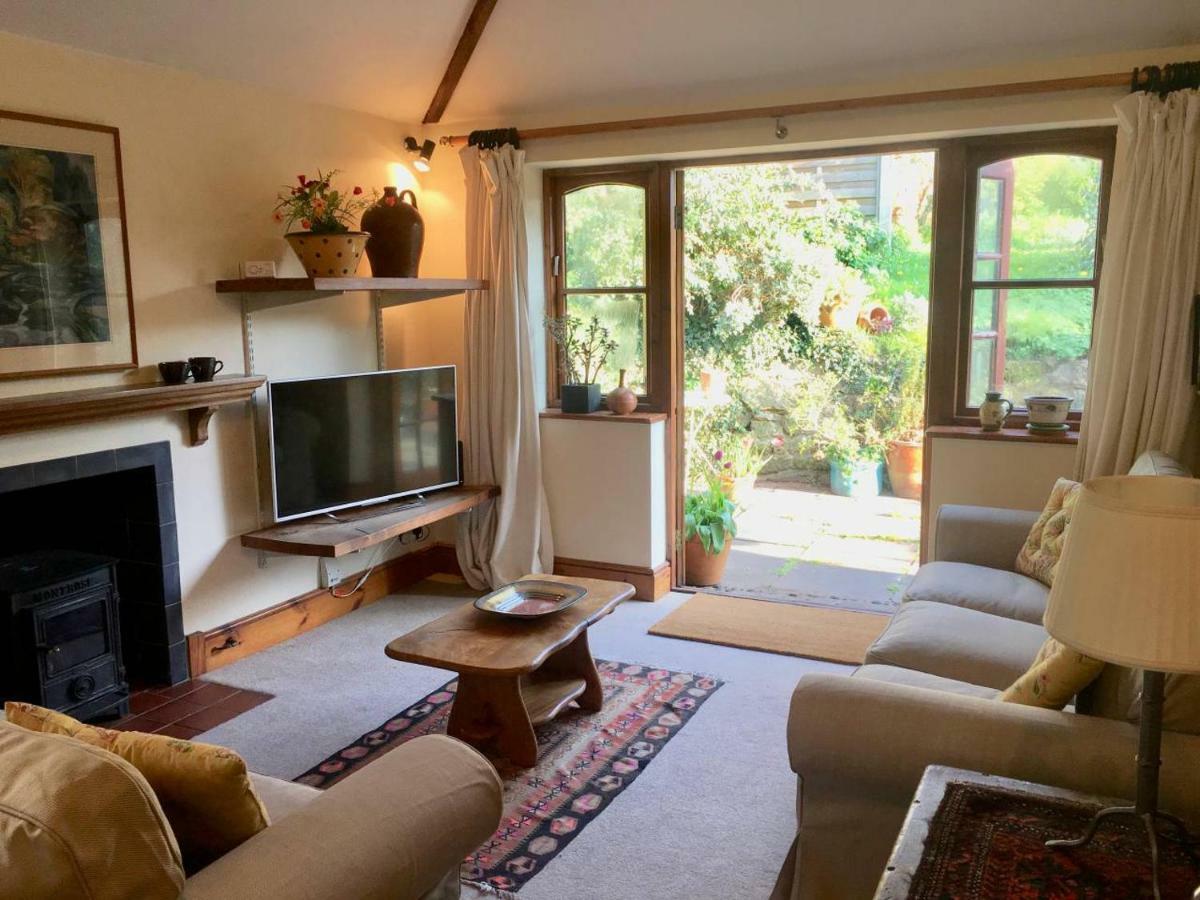 Secret Garden Cottage Exeter Extérieur photo