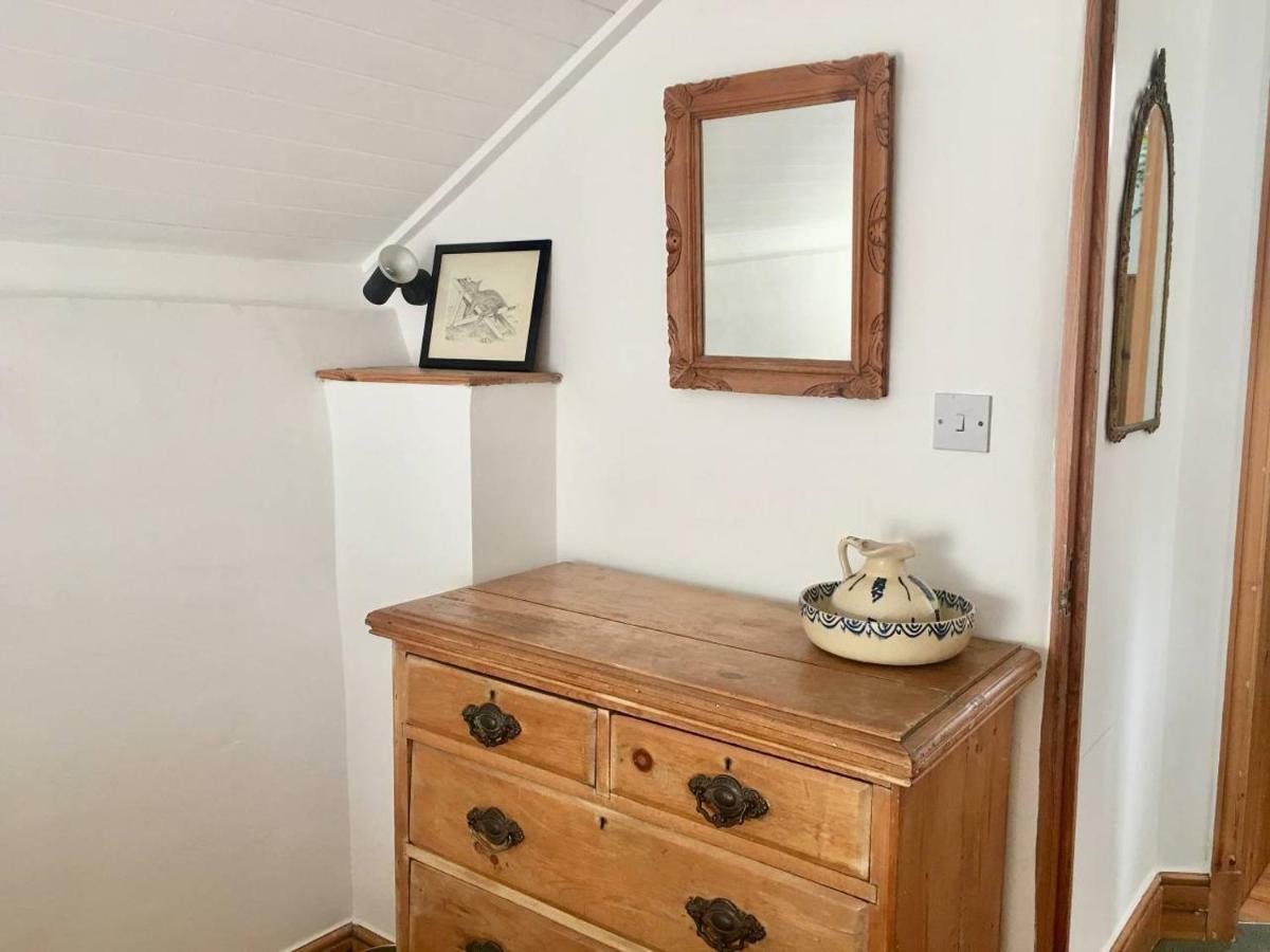Secret Garden Cottage Exeter Extérieur photo